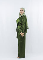 Damenkleid in Olivgrün von der Seite