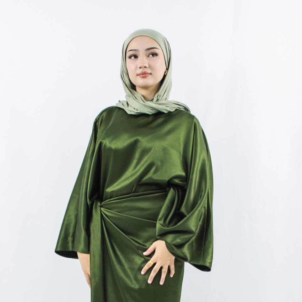 Abendkleid in Olivgruen 